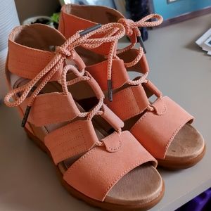 Sorel coral tie up wedges